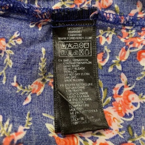 Forever 21 lightweight floral print mini dress with lace detail. Women's size S - Picture 7 of 7
